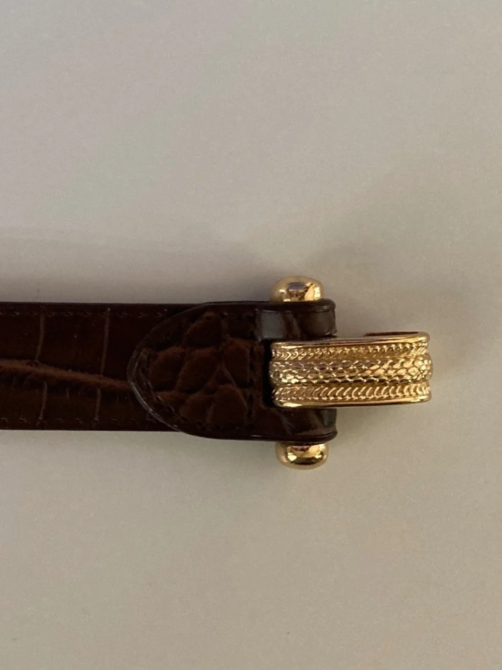 DuJour Brown Croco Embossed Skinny Belt/Gold Tone Oval Buckle/M/L/24-39